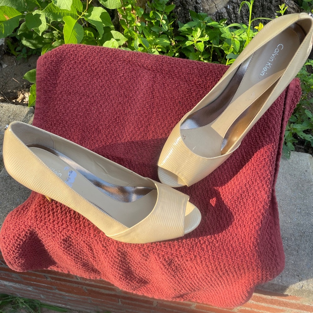 Calvin Klein Patent Leather Lizard Peep Toe Logo Pump